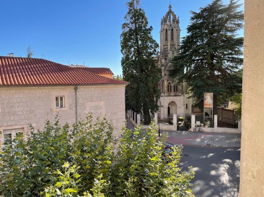 Burgos Señorial.Número. Licencia VUT 09/176 Exterior foto
